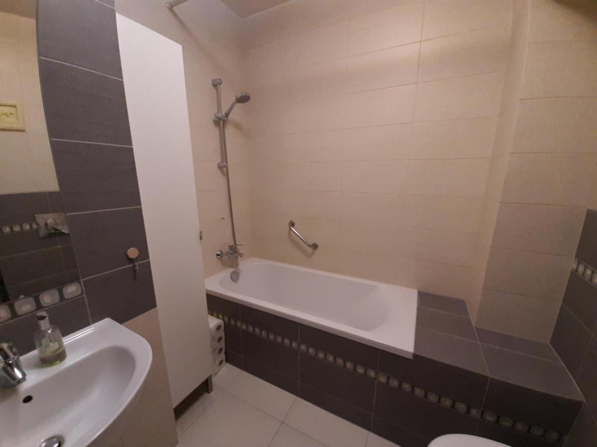 Apartament Di Trevi - Klimatyzacja Apartment Wrocław Exterior foto